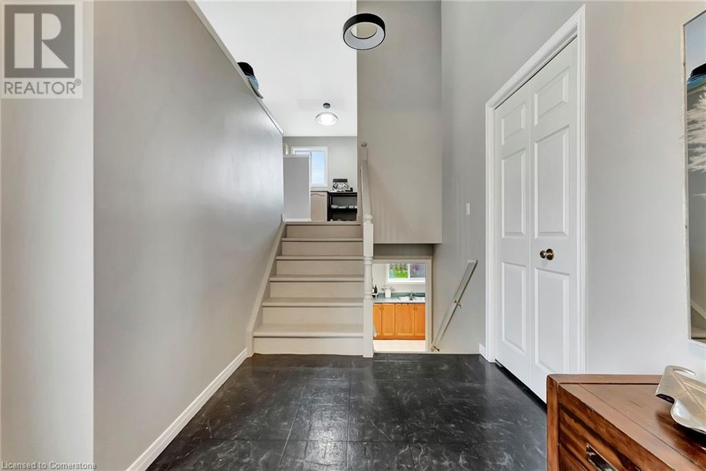 Photo 39 of 4969 Alexandra Avenue, Beamsville ON