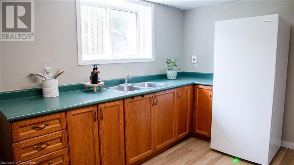 Photo 21 of 4969 Alexandra Avenue, Beamsville ON