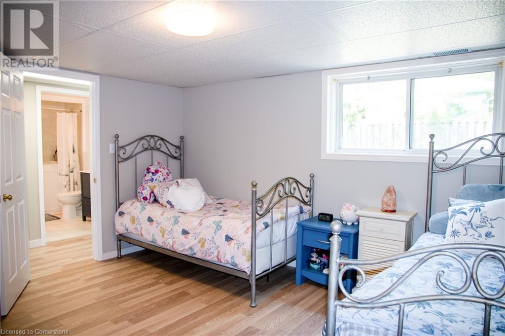 Photo 40 of 4969 Alexandra Avenue, Beamsville ON