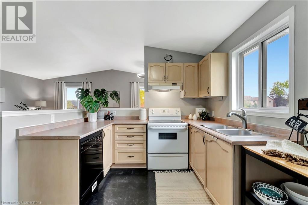 Photo 30 of 4969 Alexandra Avenue, Beamsville ON