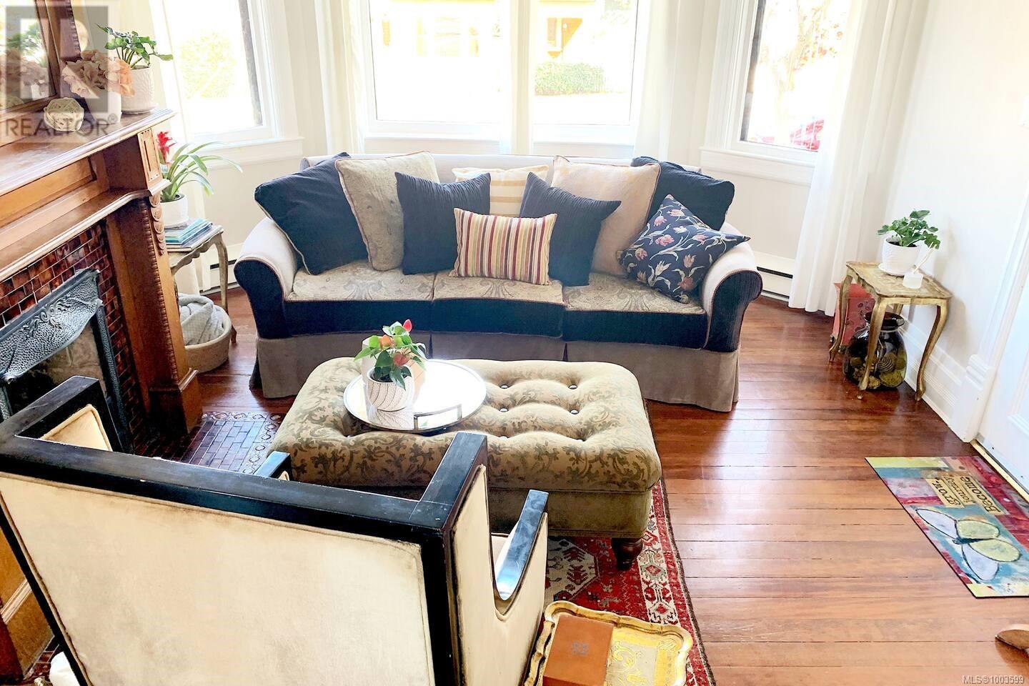 Photo 33 of 1020 Catherine St, Victoria BC
