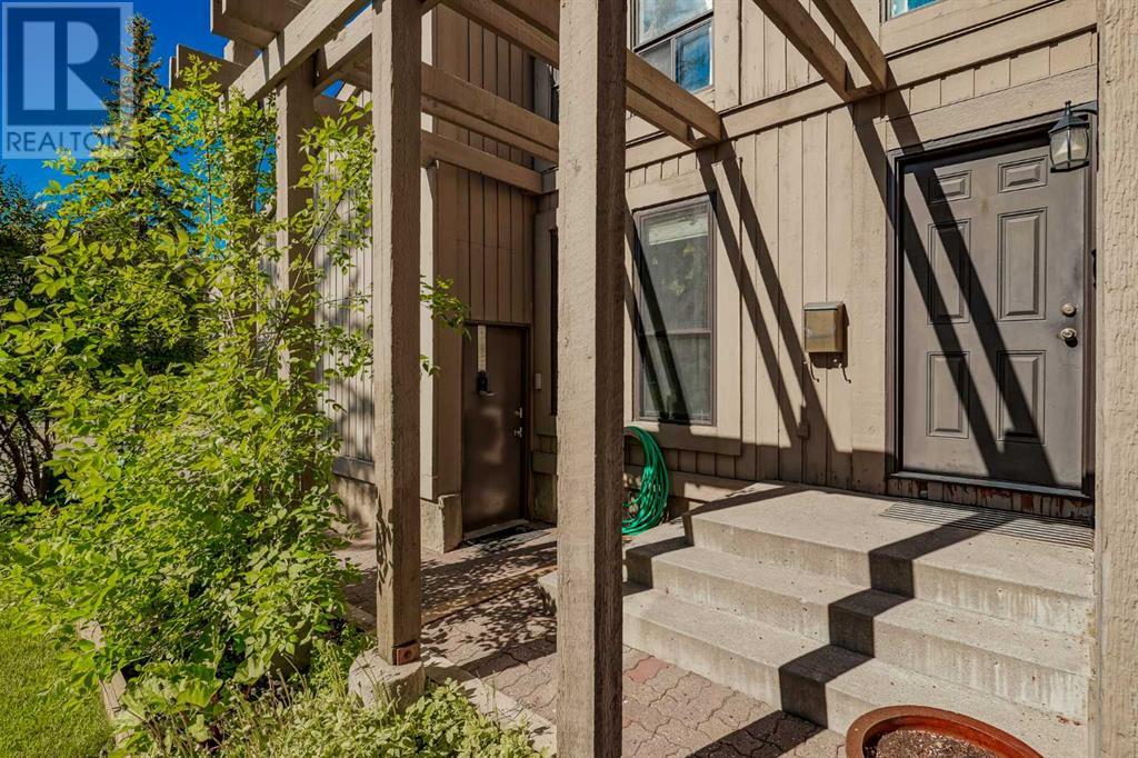 Single Family House for Sale in    Street SW Braeside Calgary 