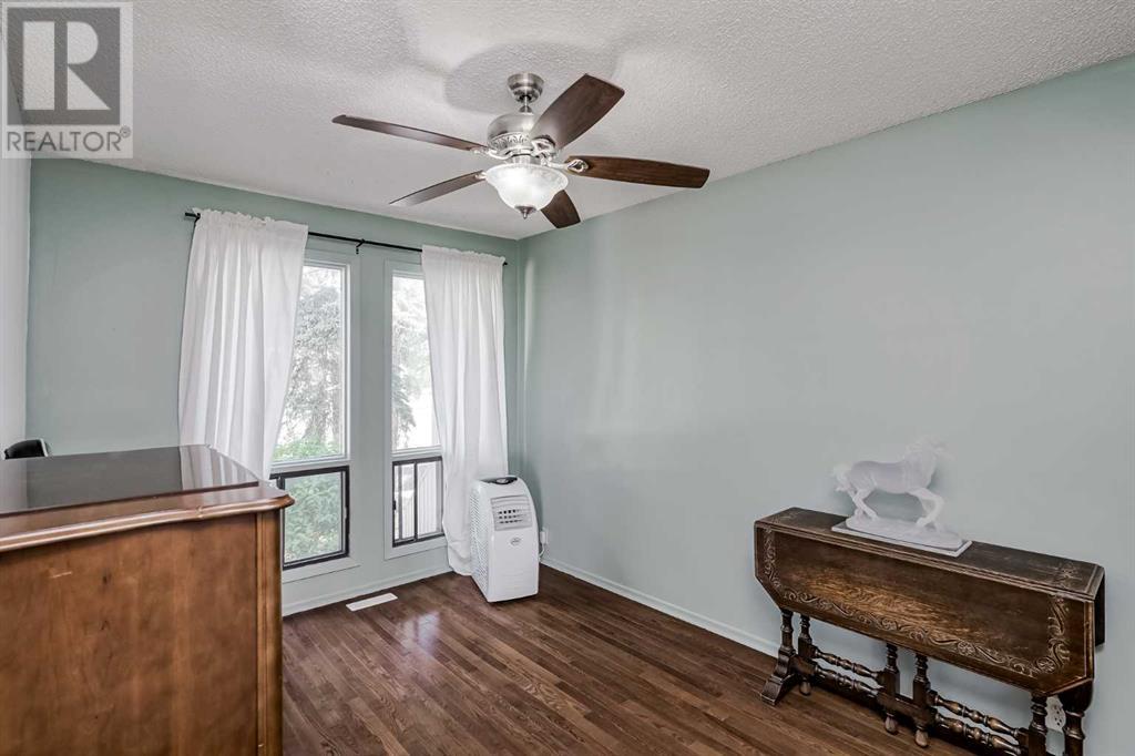Single Family House for Sale in    Street SW Braeside Calgary 