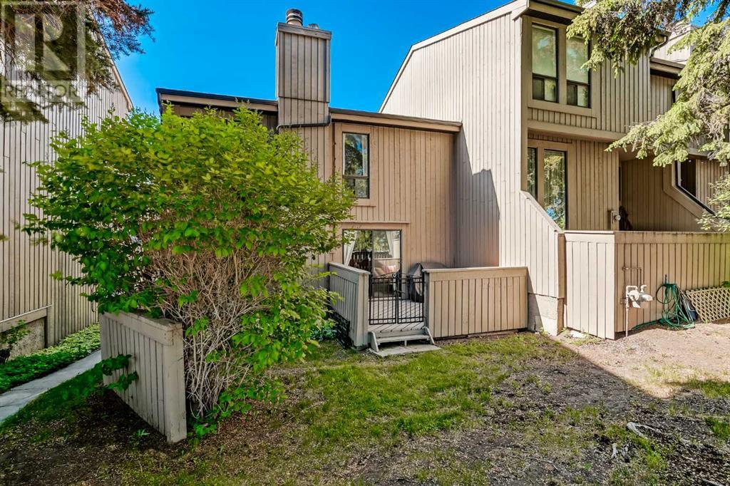 Single Family House for Sale in    Street SW Braeside Calgary 