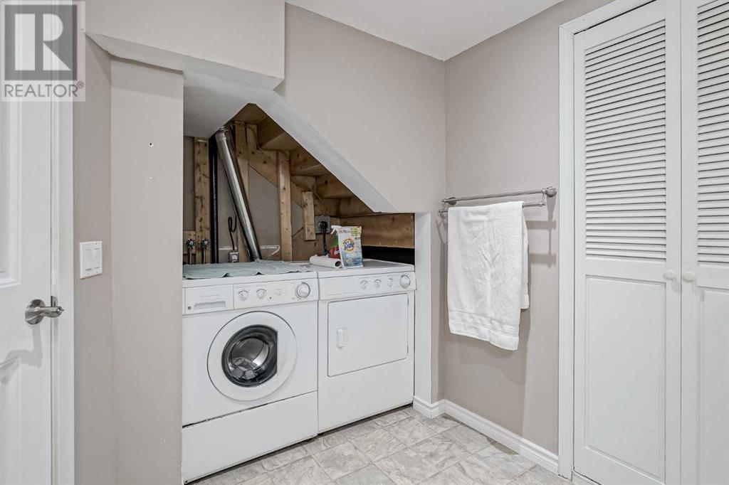 Single Family House for Sale in    Street SW Braeside Calgary 