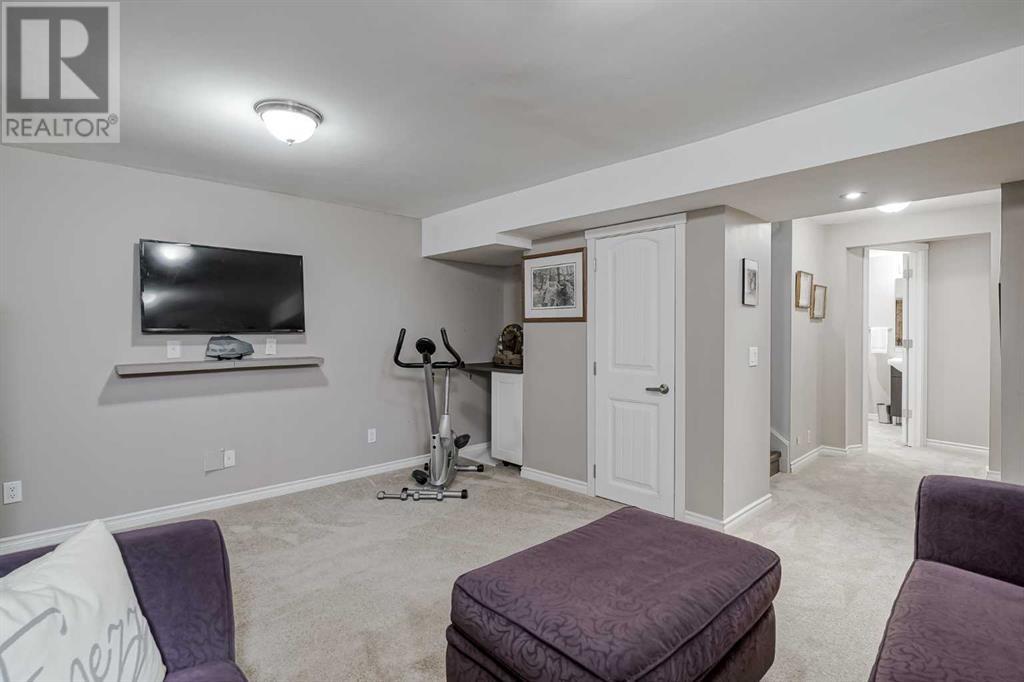 Single Family House for Sale in    Street SW Braeside Calgary 