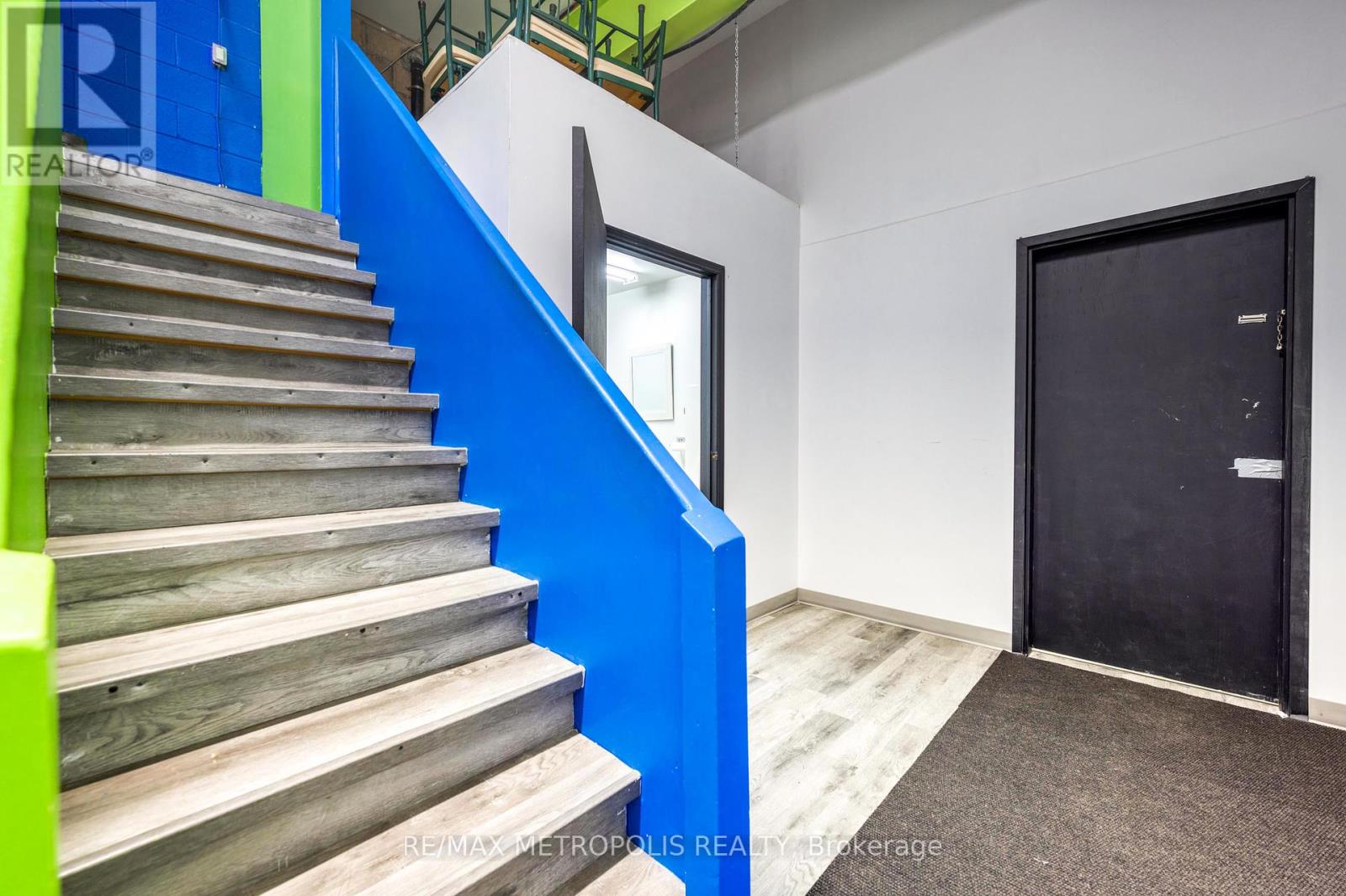 Photo 8 of 142 Kendall Street, Point Edward ON