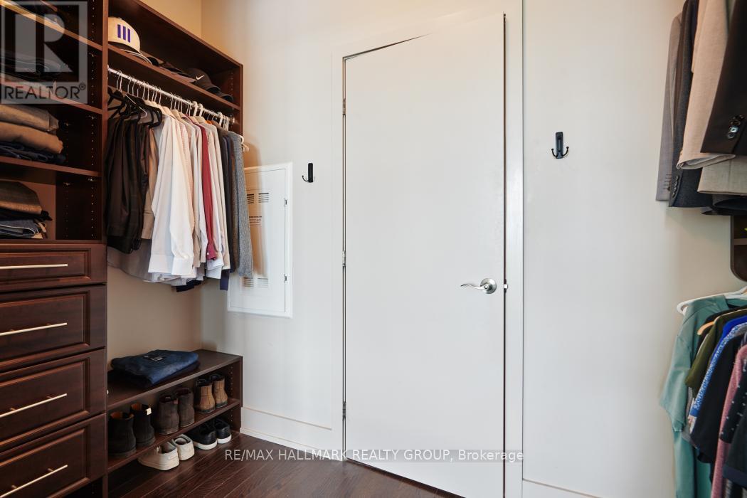 Photo 3 of 804 108 Richmond Road, Ottawa ON