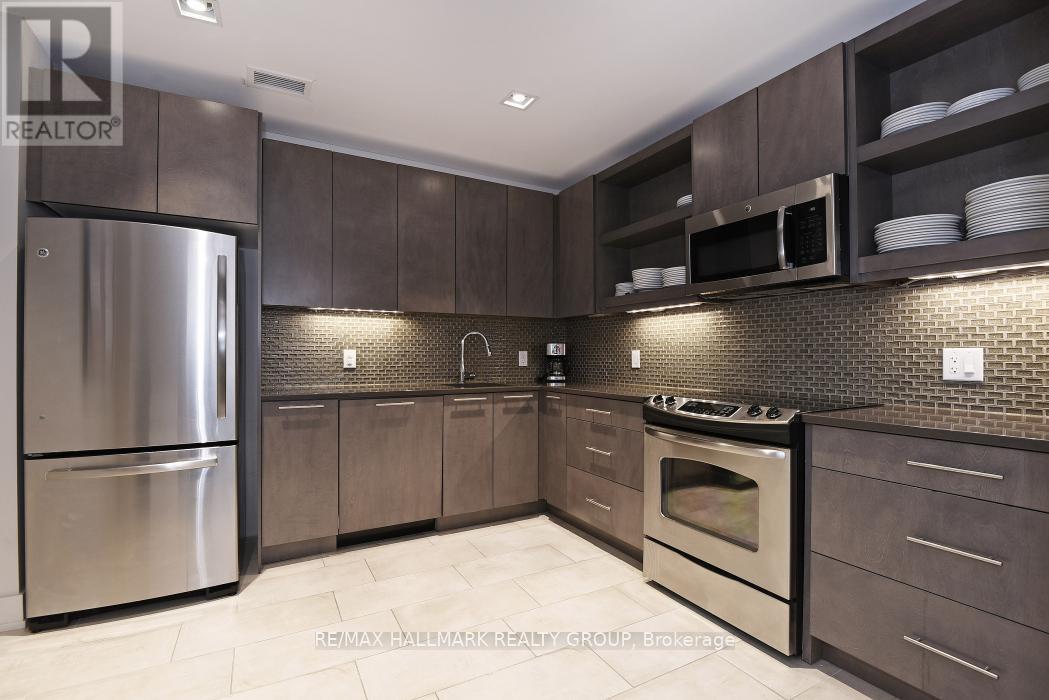Photo 2 of 804 108 Richmond Road, Ottawa ON