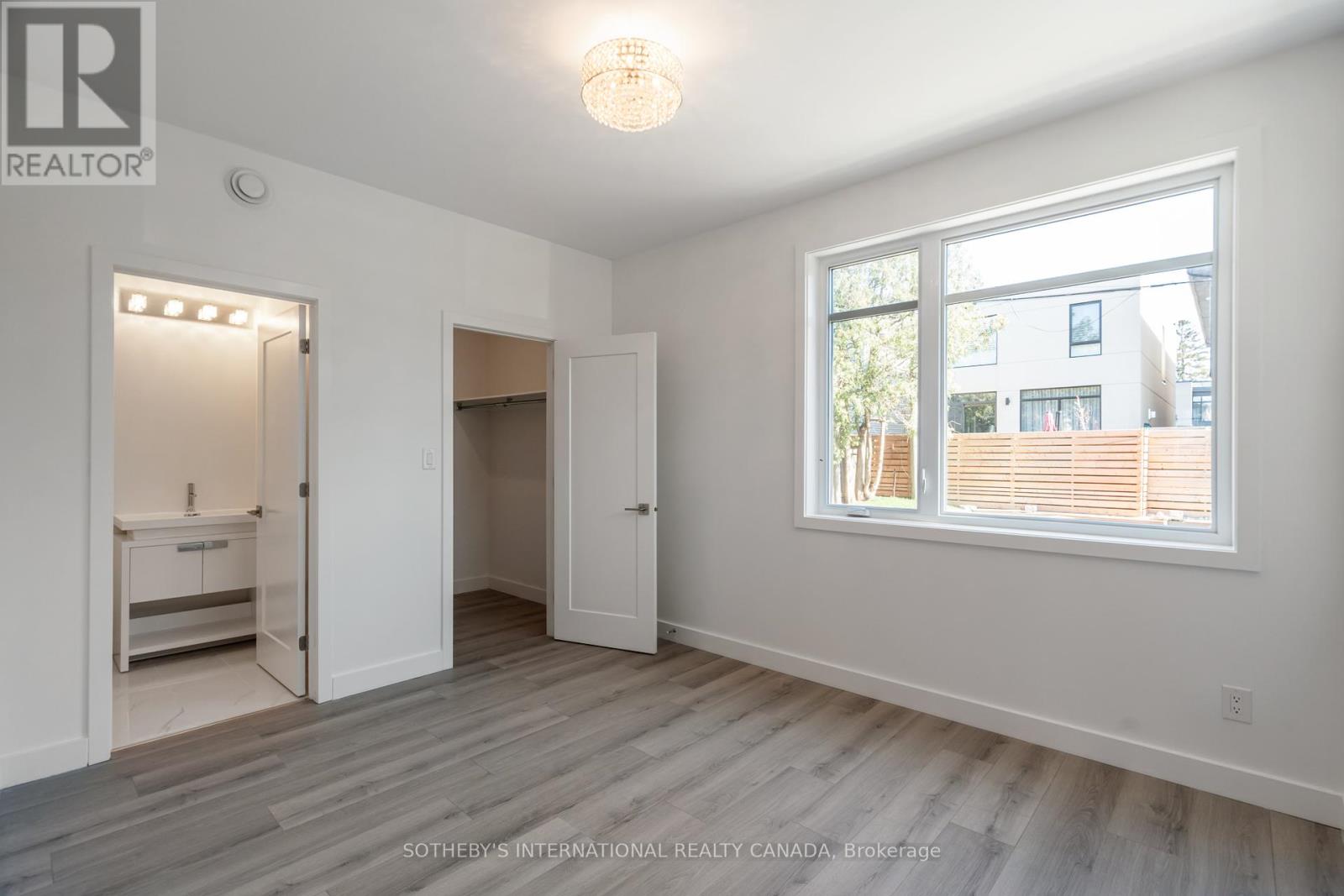 Photo 5 of 288 Duncairn Avenue, Ottawa ON