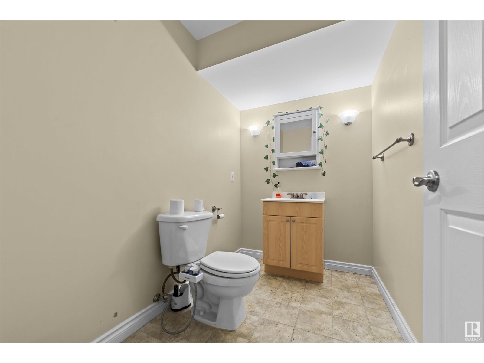 Photo 3 of 4119 29 St Nw, Edmonton AB