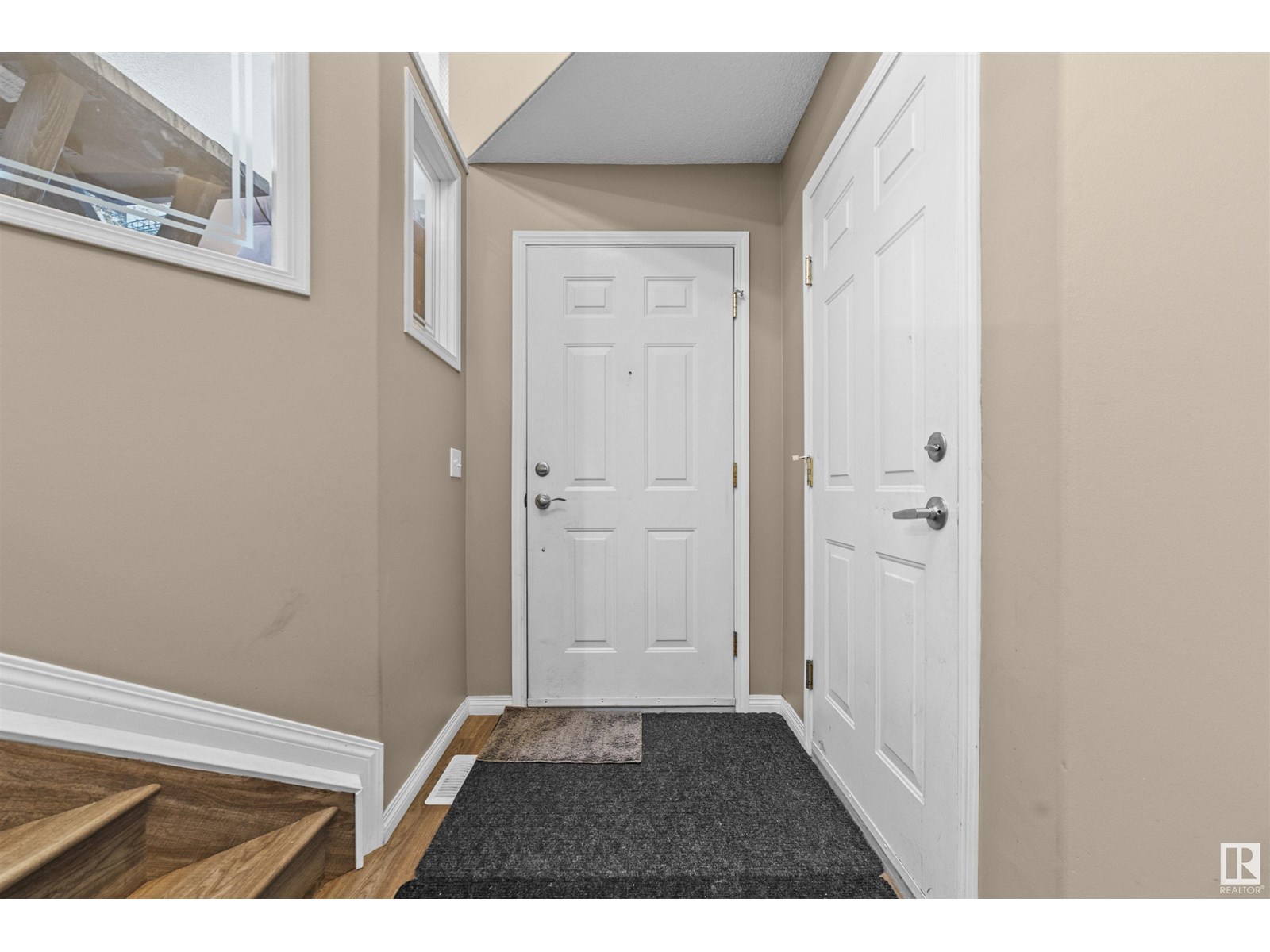 Photo 31 of 4119 29 St Nw, Edmonton AB