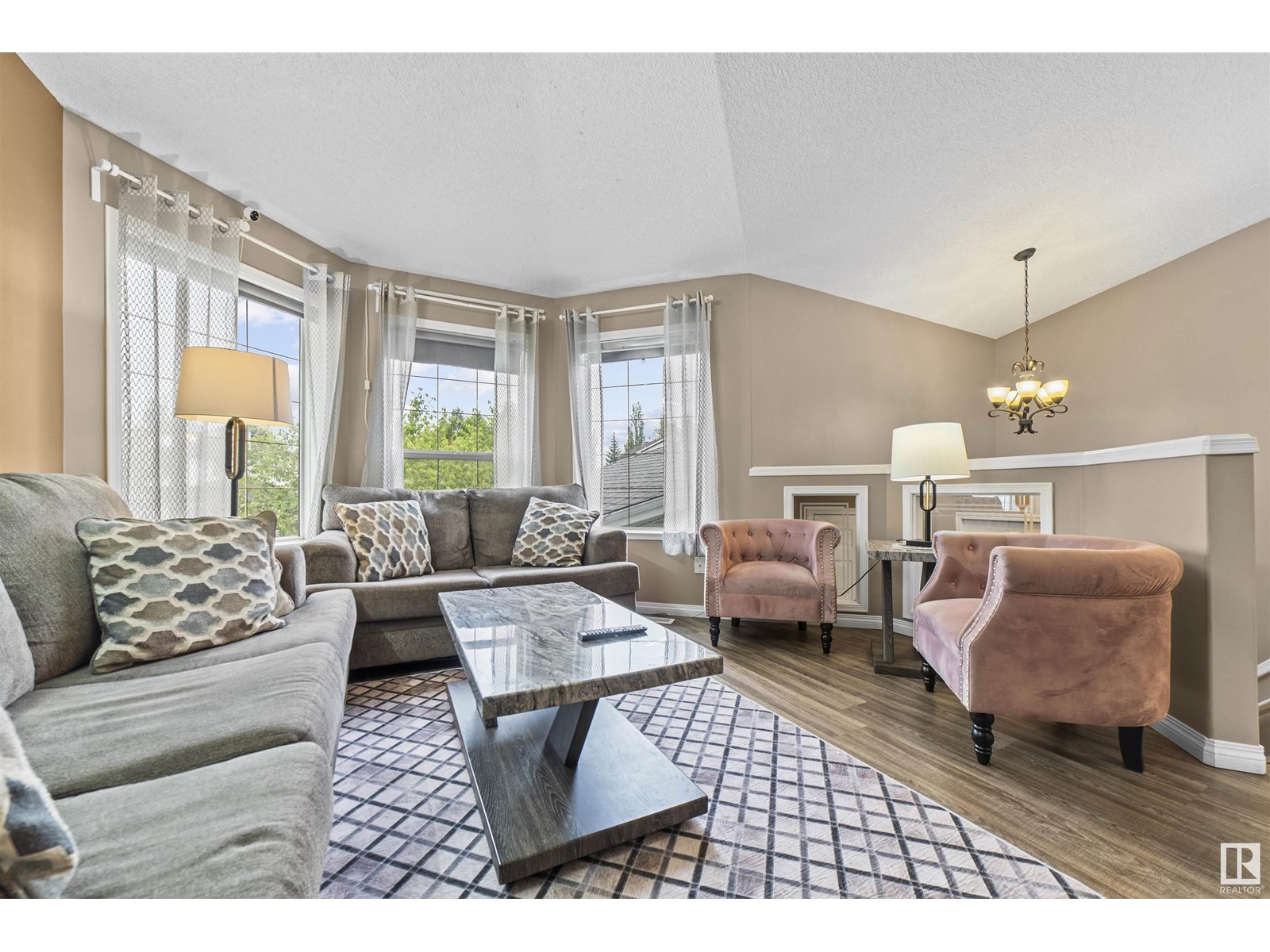 Photo 23 of 4119 29 St Nw, Edmonton AB