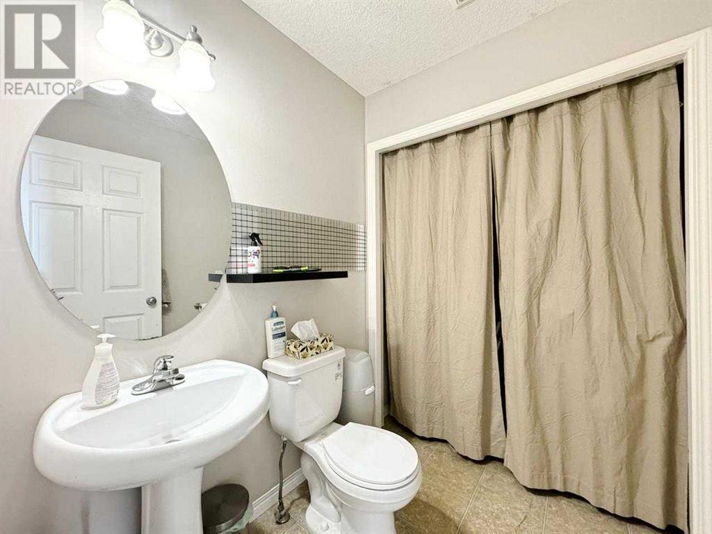 Single Family House for Sale in  Saddlebrook Gardens NE Saddle Ridge Calgary 