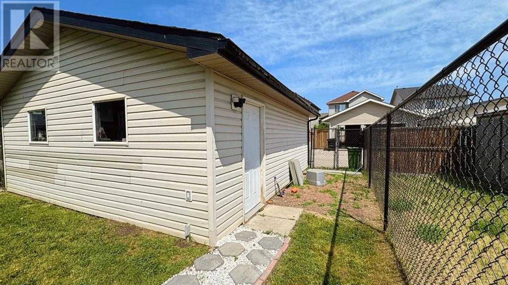 Single Family House for Sale in  Saddlebrook Gardens NE Saddle Ridge Calgary 