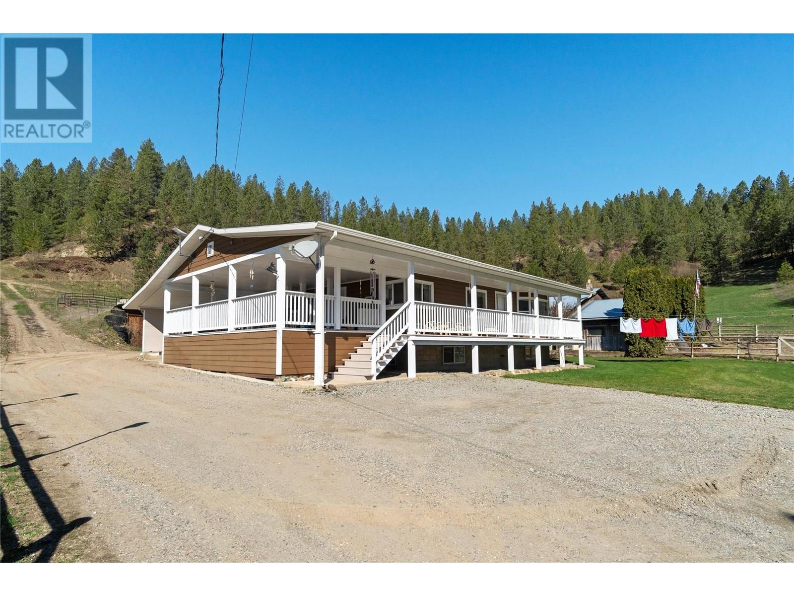 2720 Salmon River Road, Salmon Arm
