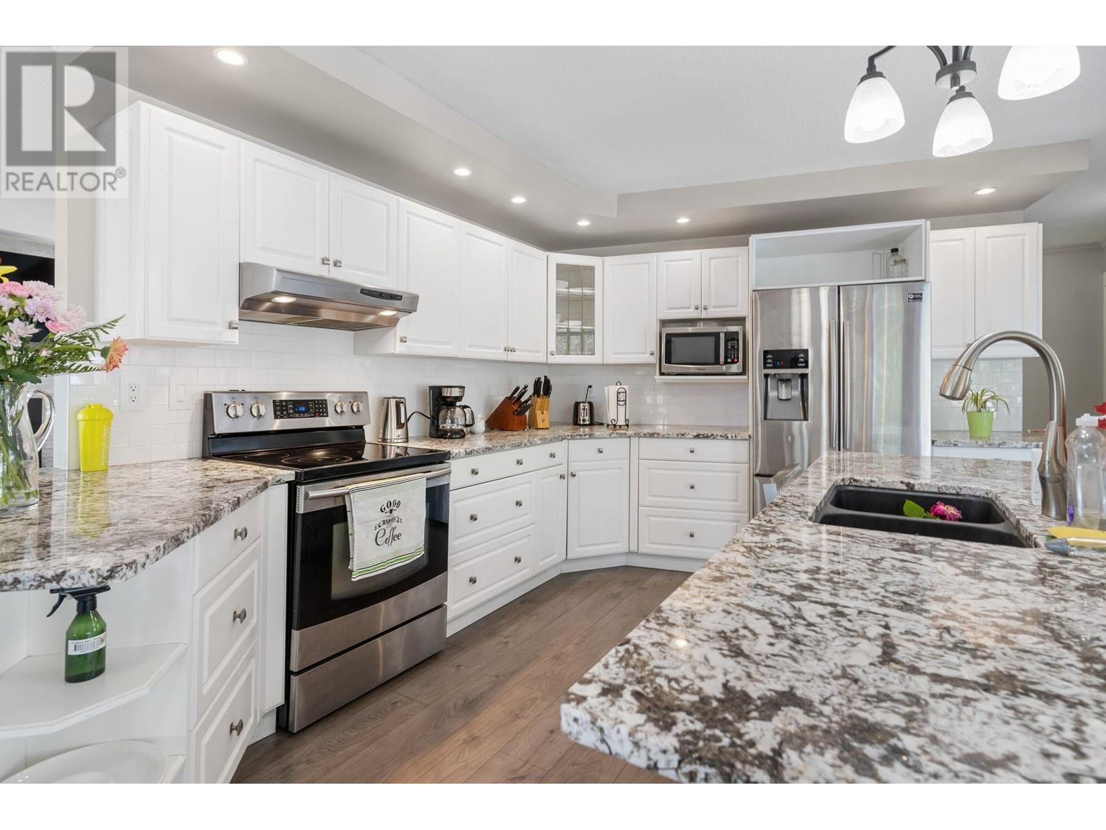 607 CLIFTON ROAD S - Image 15