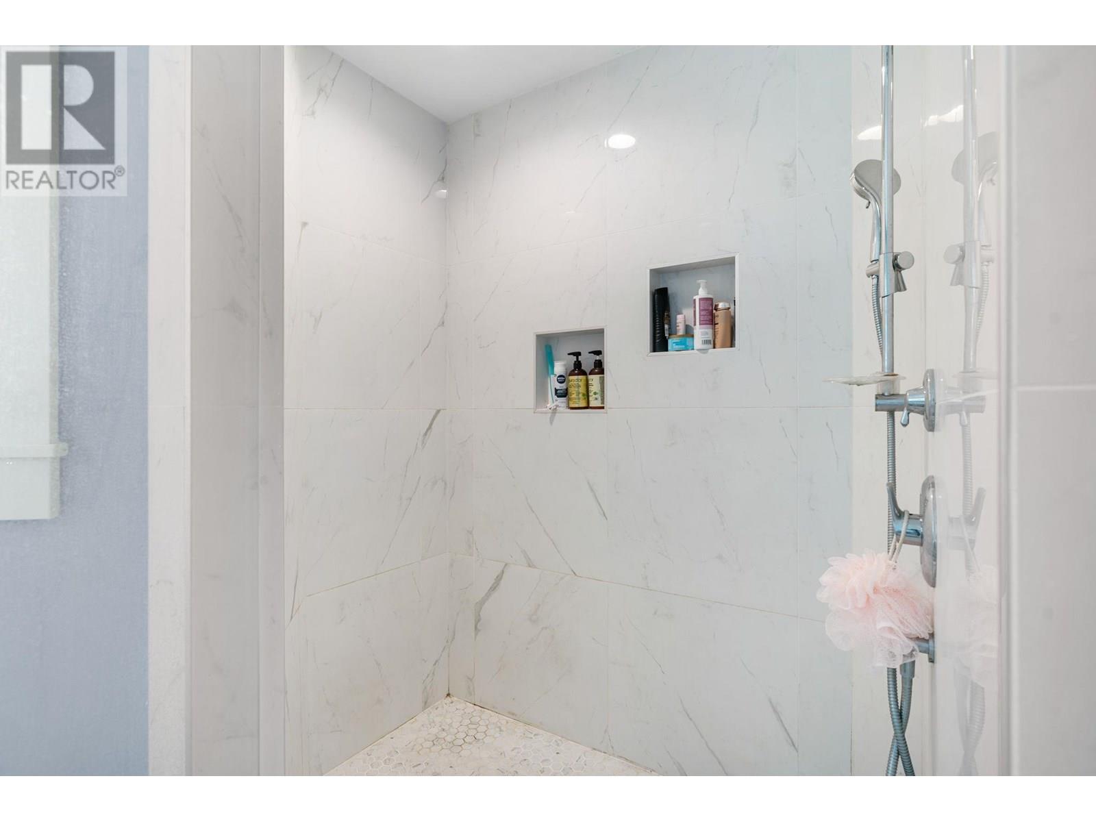 607 CLIFTON ROAD S - Image 21