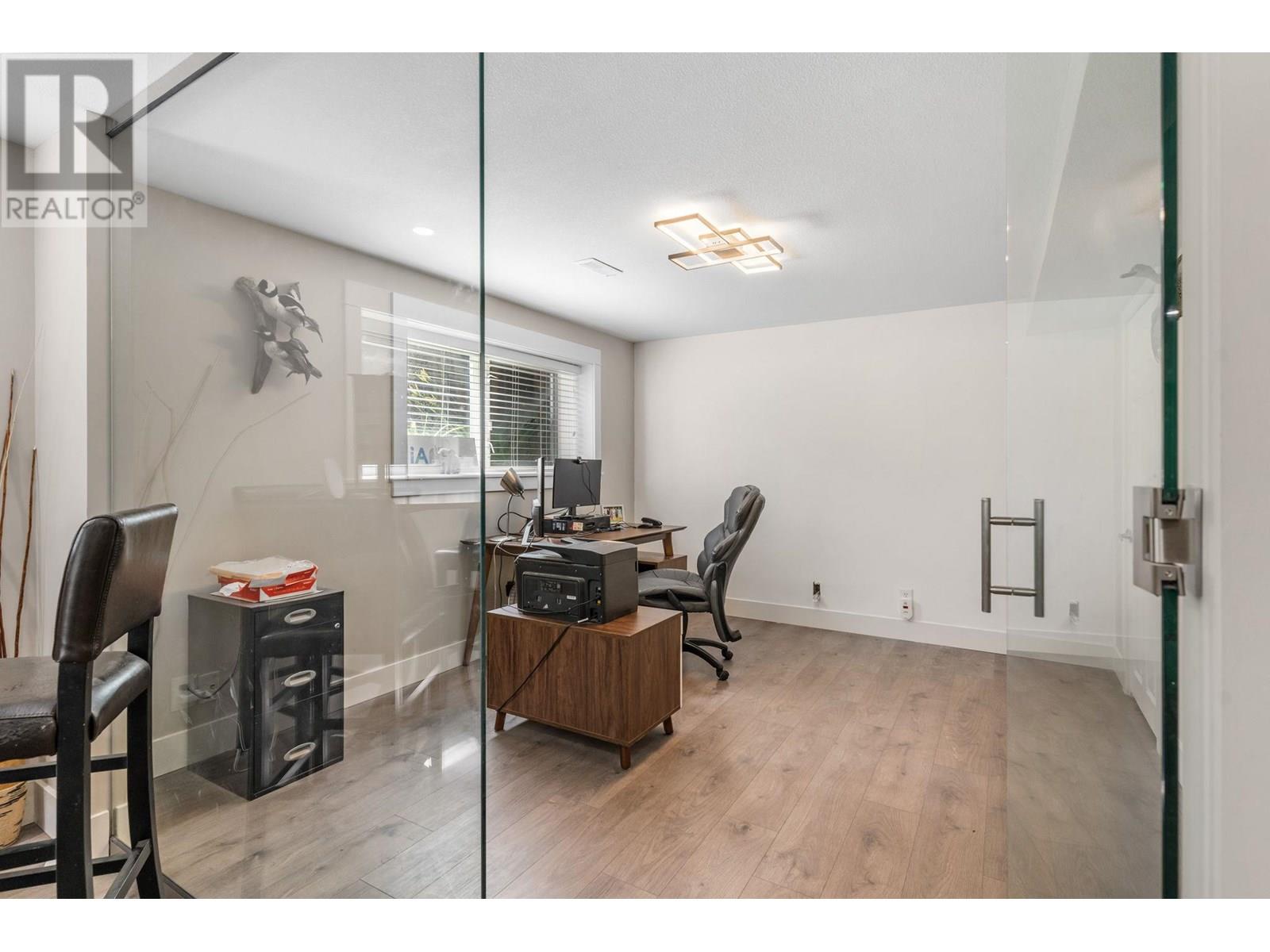 607 CLIFTON ROAD S - Image 30