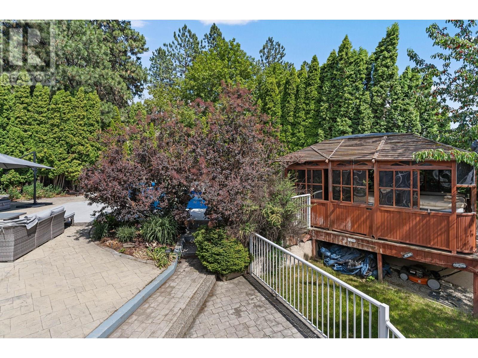 607 CLIFTON ROAD S - Image 45