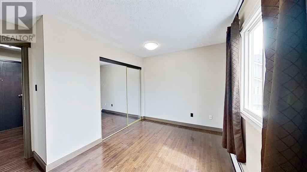 Single Family House for Sale in    Avenue SW Sunalta Calgary 
