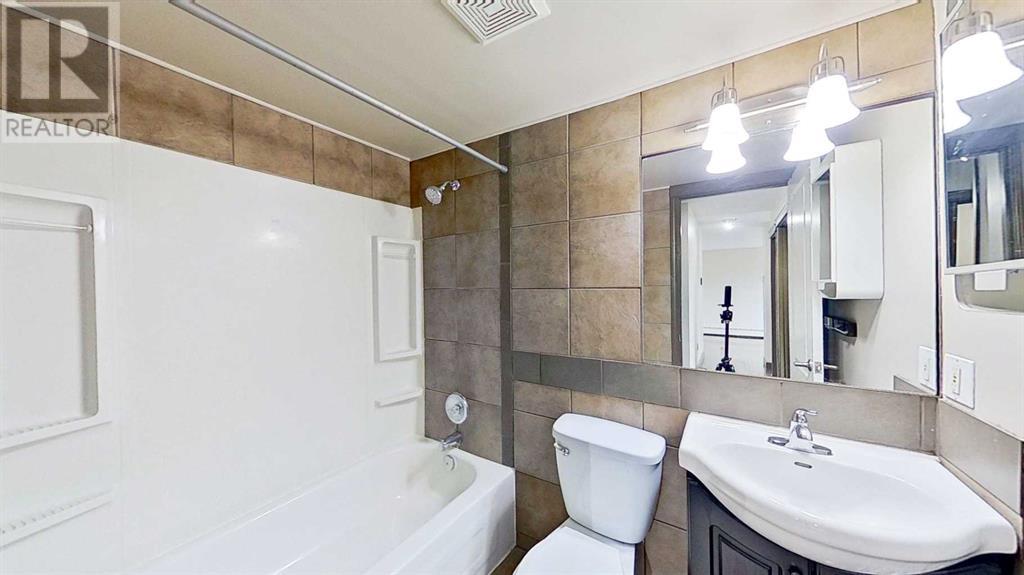 Single Family House for Sale in    Avenue SW Sunalta Calgary 