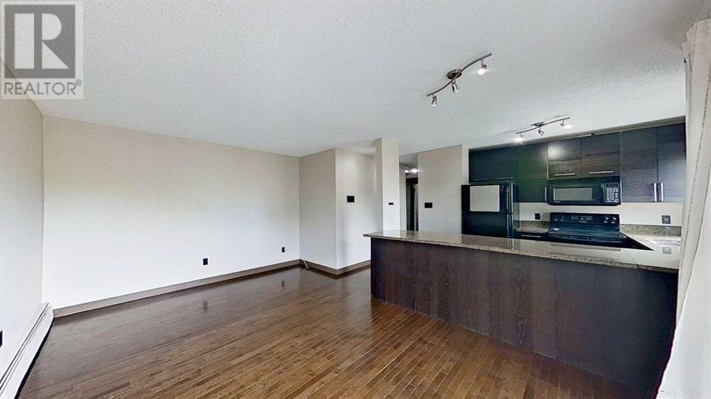 Single Family House for Sale in    Avenue SW Sunalta Calgary 