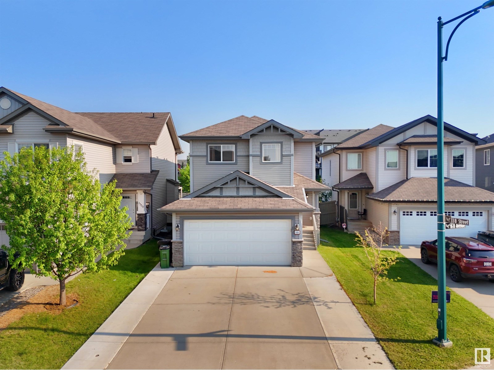 Photo 2 of 3363 16 B Av Nw, Edmonton AB