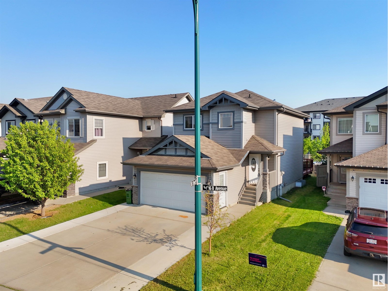 Photo 3 of 3363 16 B Av Nw, Edmonton AB
