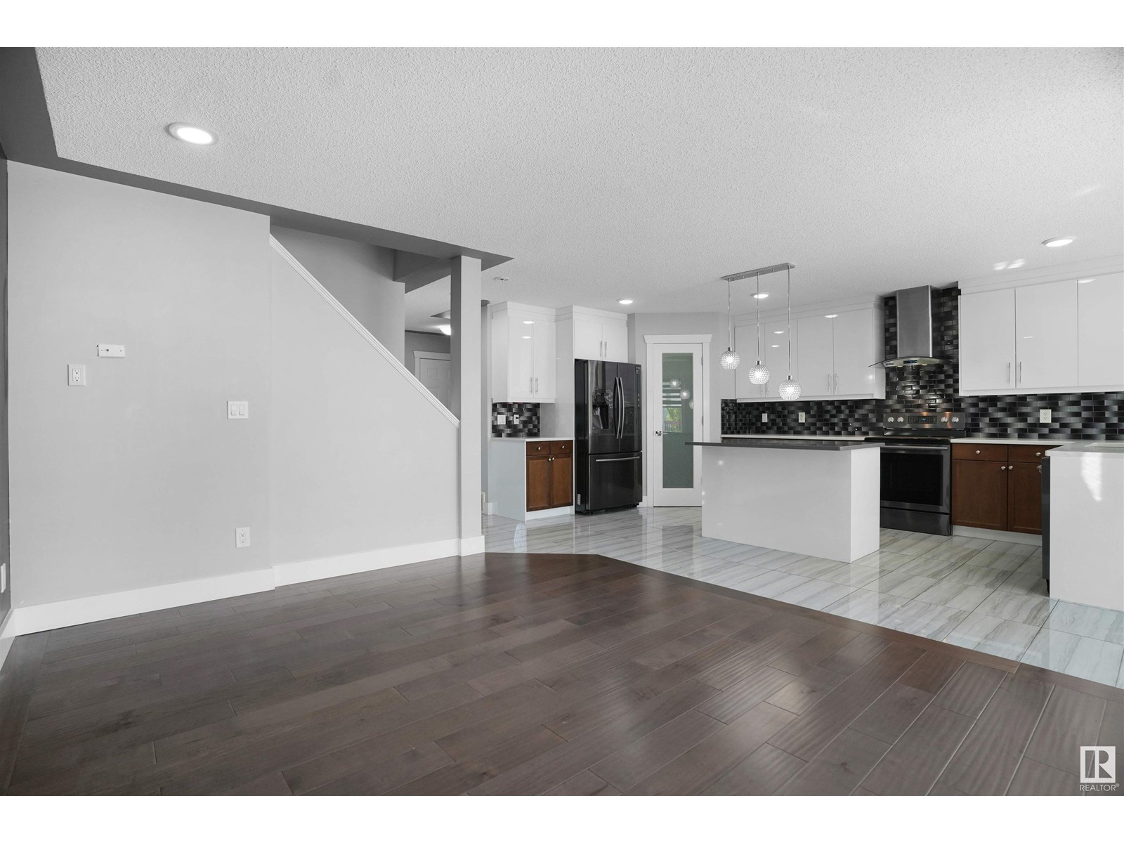 Photo 30 of 3363 16 B Av Nw, Edmonton AB