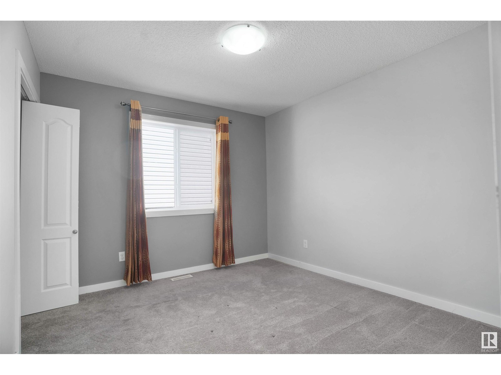 Photo 41 of 3363 16 B Av Nw, Edmonton AB