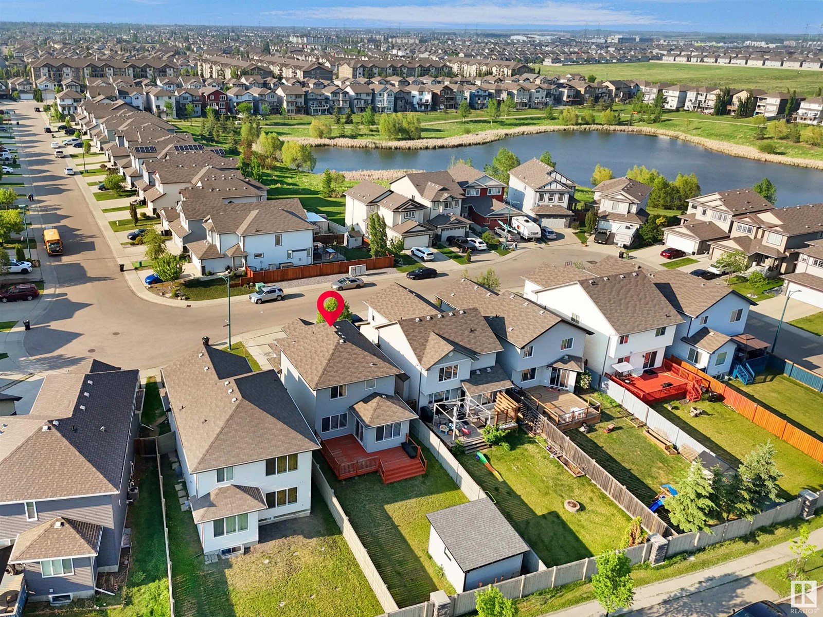 Photo 9 of 3363 16 B Av Nw, Edmonton AB