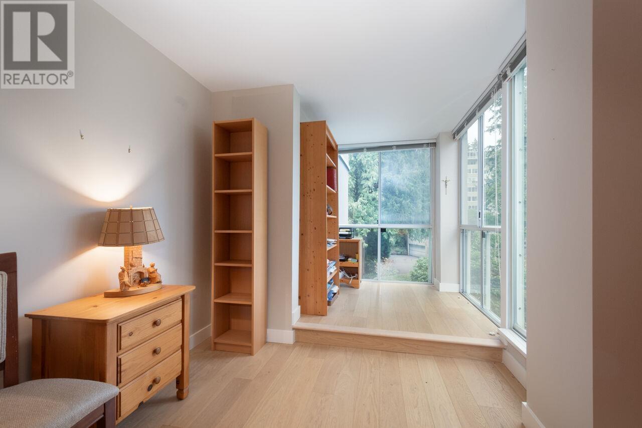 301 1455 DUCHESS AVENUE, West Vancouver