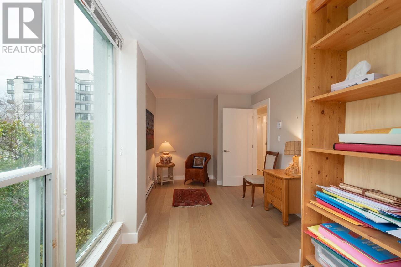 301 1455 DUCHESS AVENUE, West Vancouver