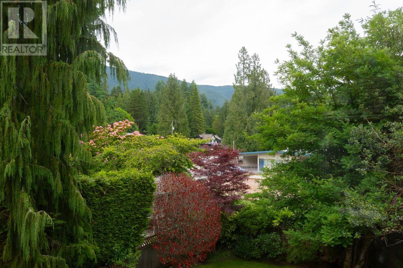 Photo 2 of 1273 Eldon Road, North Vancouver BC