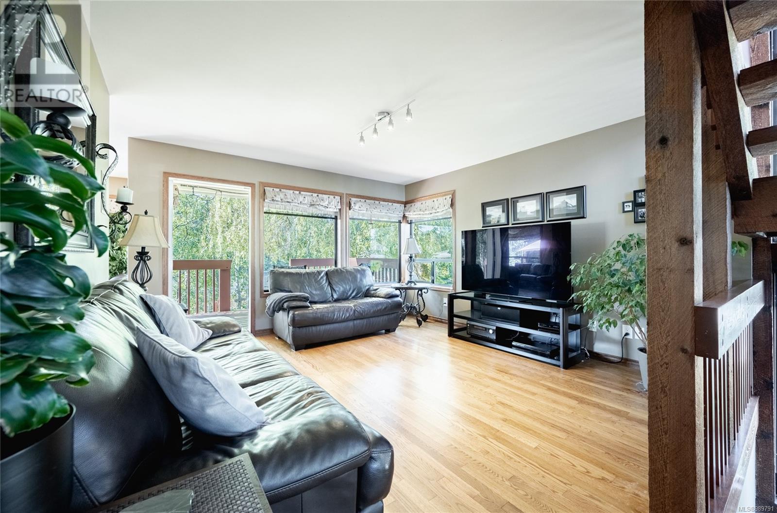 2107 Ebert Rd, Campbell River real estate listing 989791