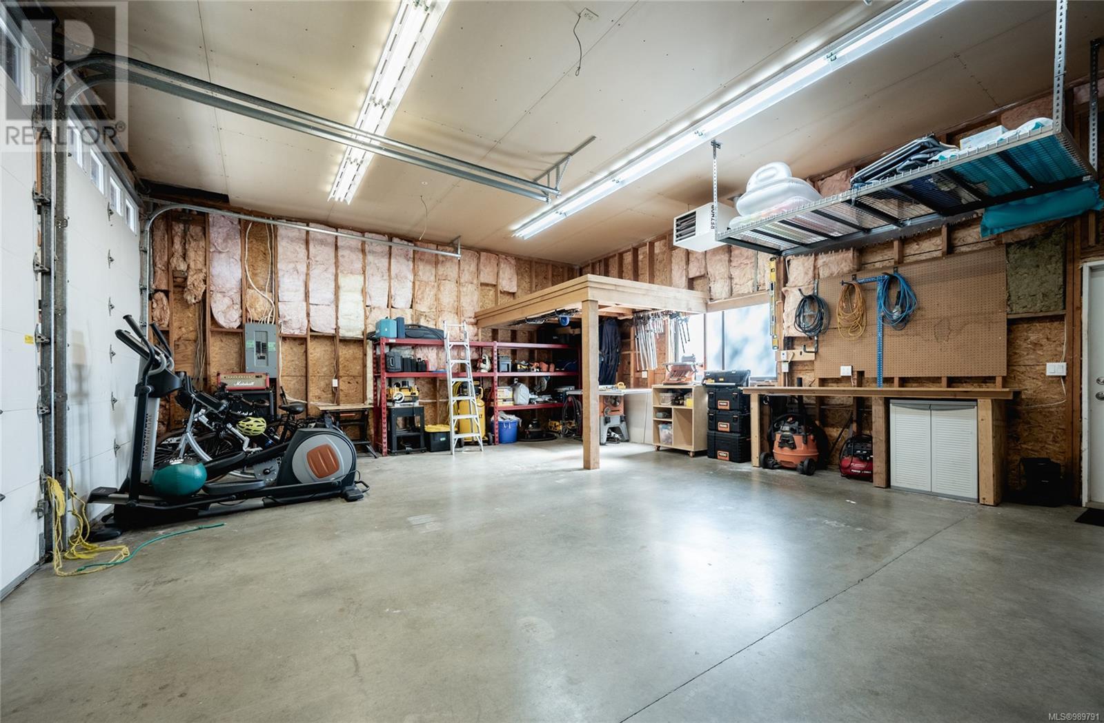 2107 Ebert Rd, Campbell River real estate listing 989791