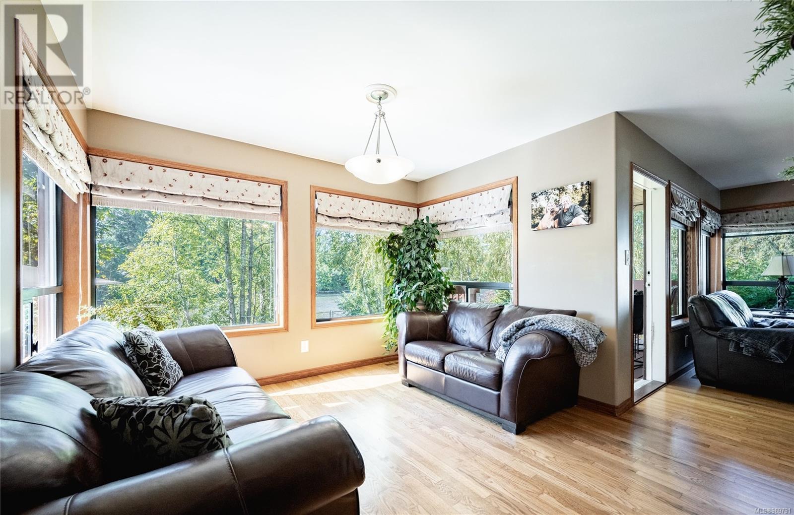2107 Ebert Rd, Campbell River real estate listing 989791