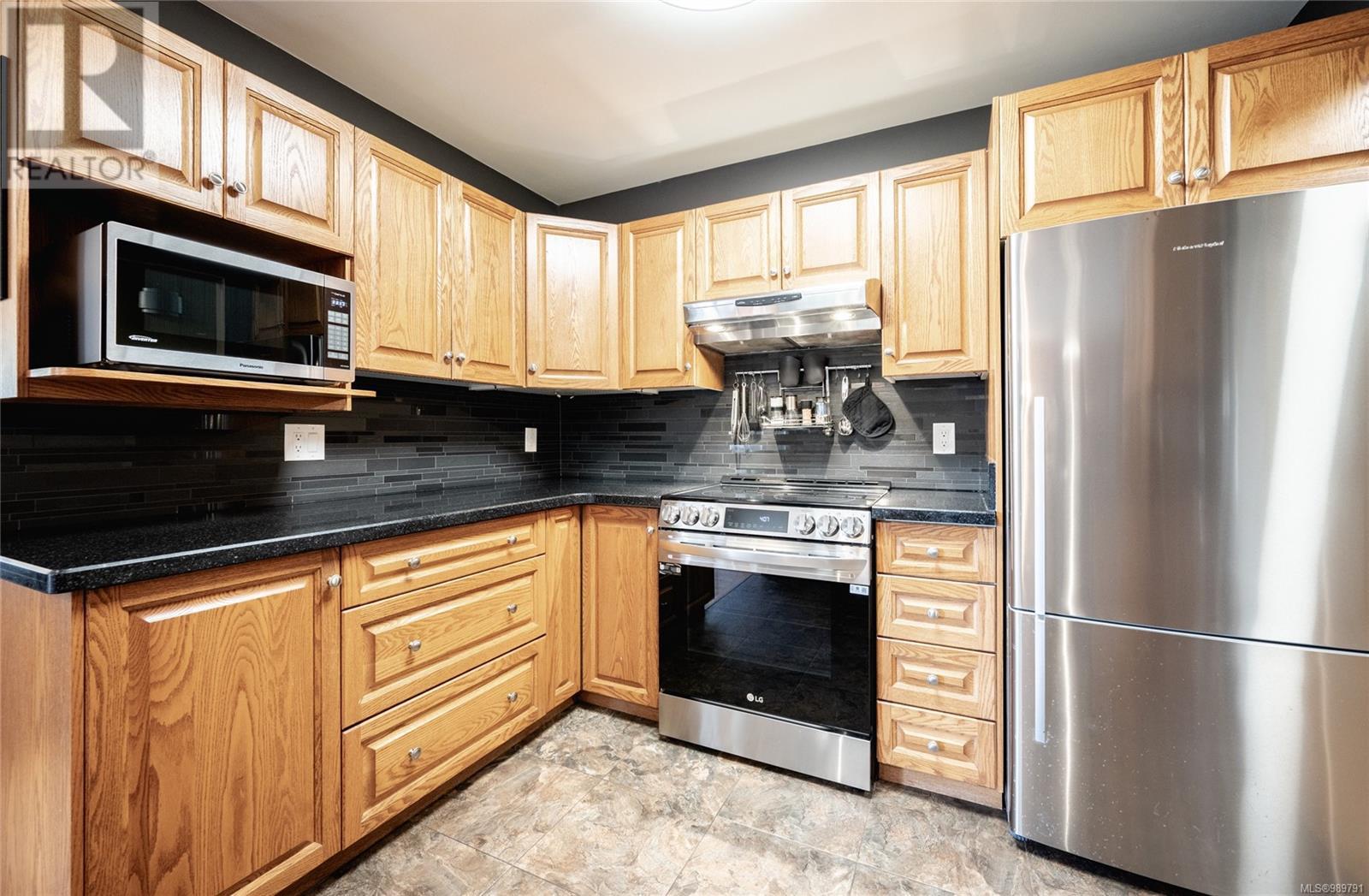 2107 Ebert Rd, Campbell River real estate listing 989791