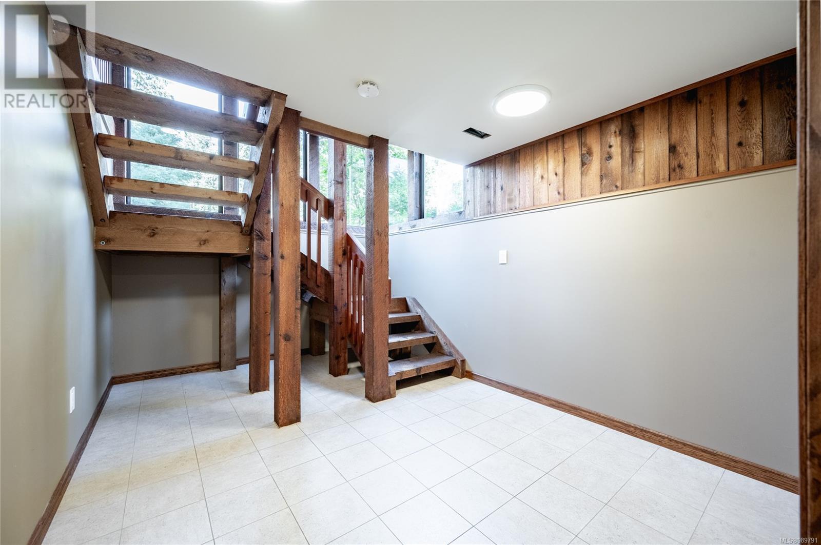 2107 Ebert Rd, Campbell River real estate listing 989791