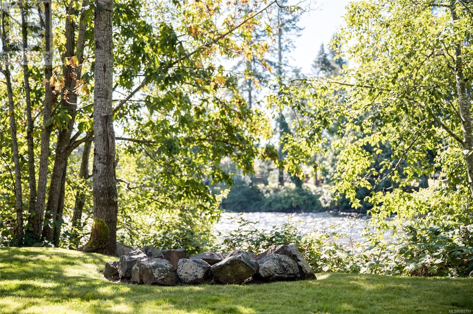 2107 Ebert Rd, Campbell River real estate listing 989791