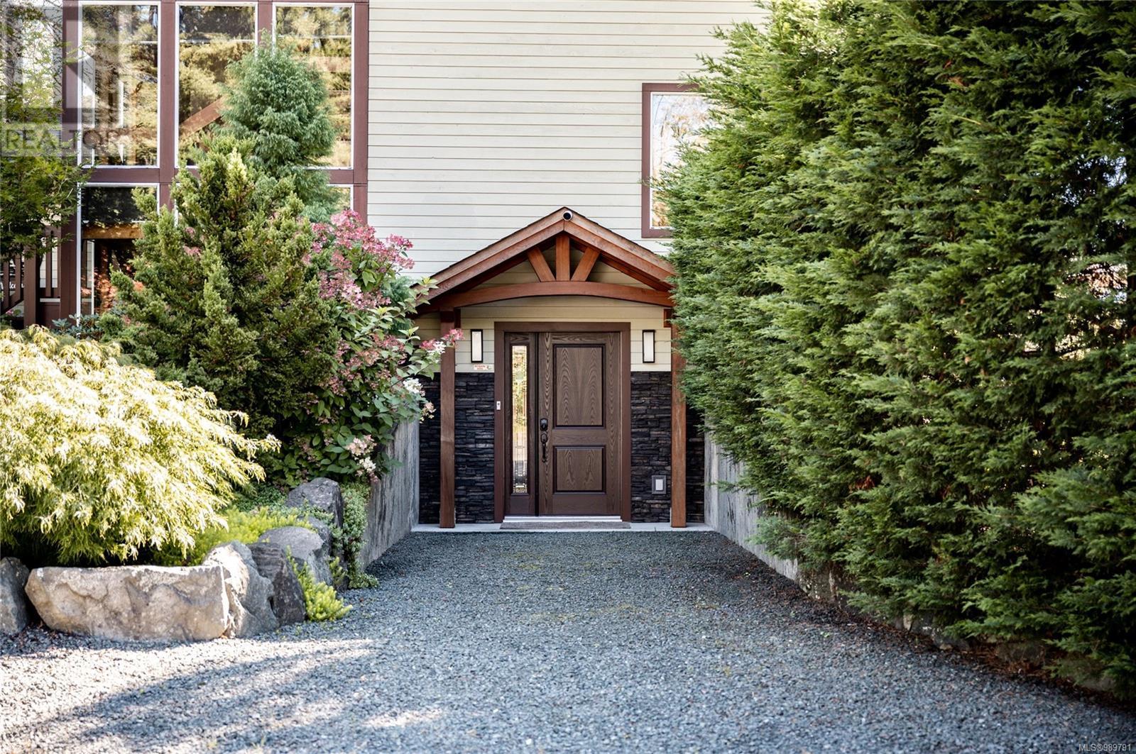 2107 Ebert Rd, Campbell River real estate listing 989791