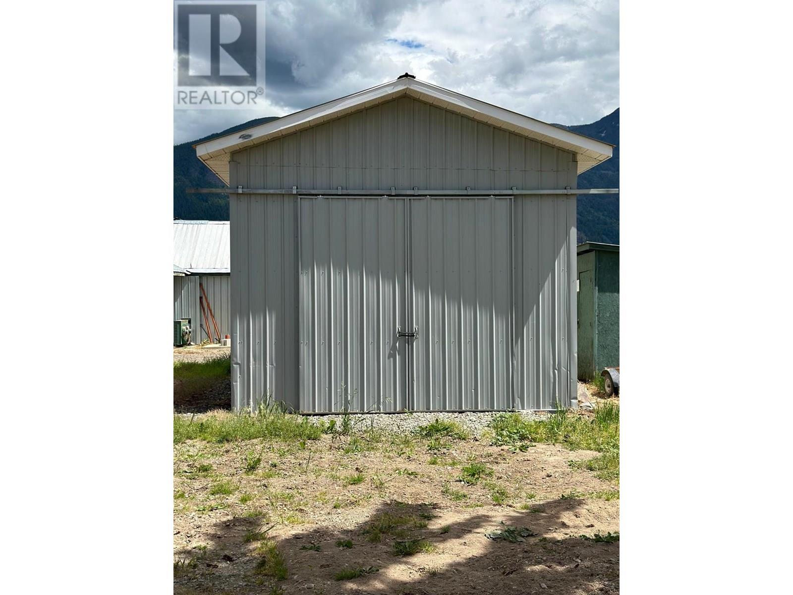 Photo 3 of 3029 Erickson Road, Creston BC
