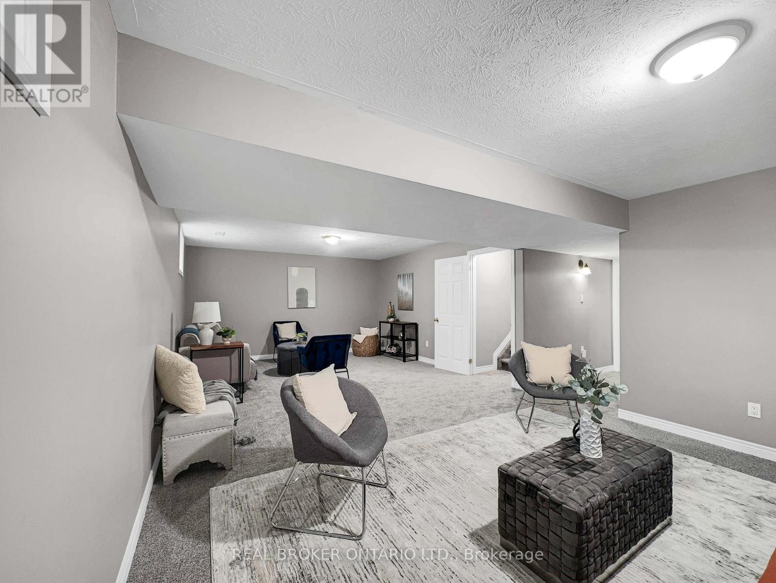 Photo 2 of 14 219 Shellard Lane, Brantford ON