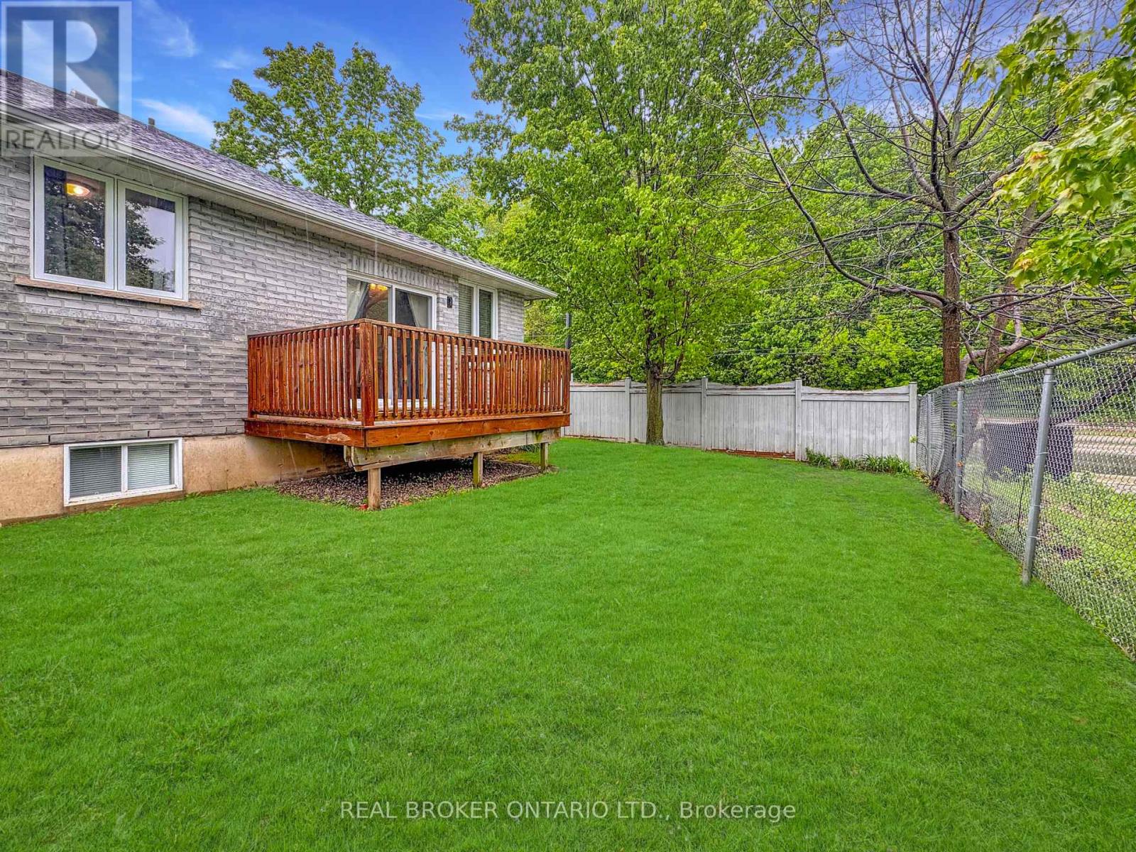 Photo 3 of 14 219 Shellard Lane, Brantford ON