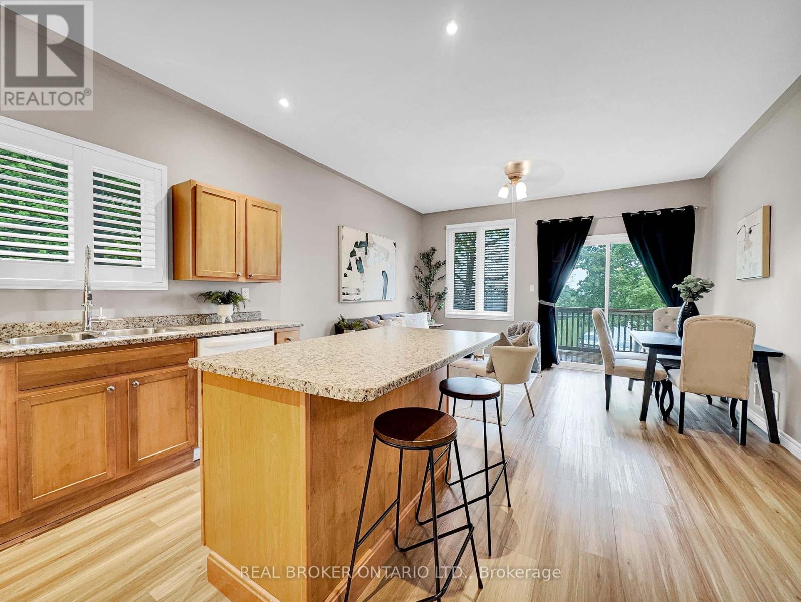 Photo 5 of 14 219 Shellard Lane, Brantford ON