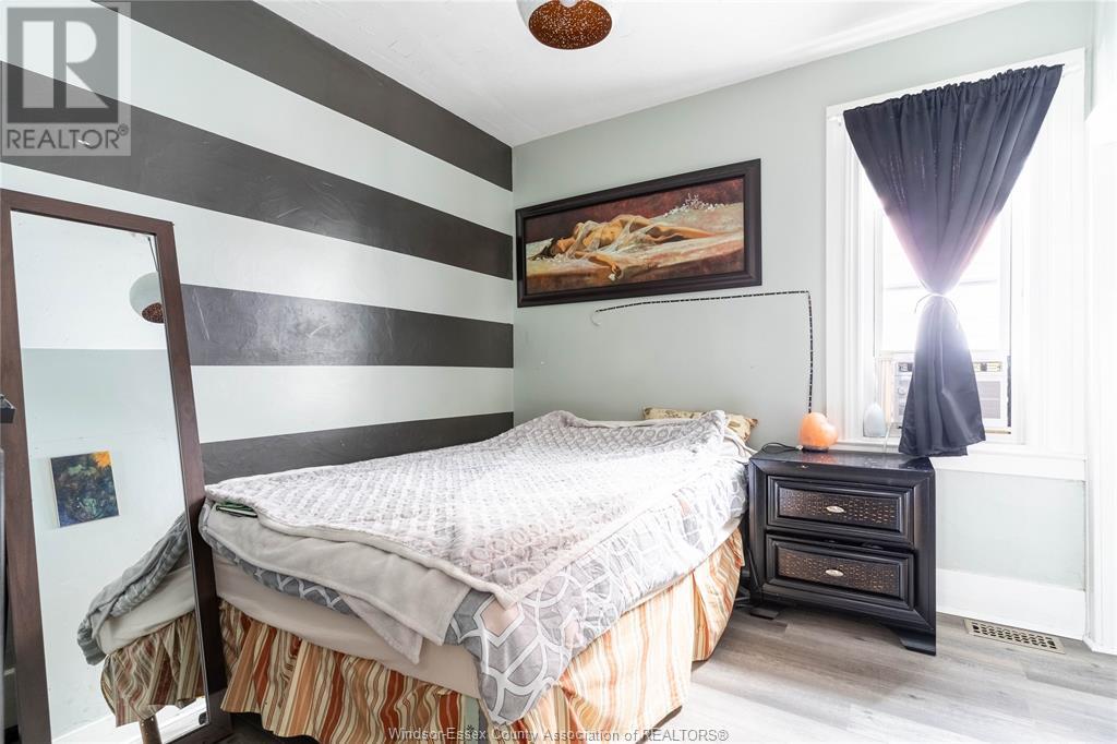 Photo 9 of 2546 Lloyd George Boulevard, Windsor ON