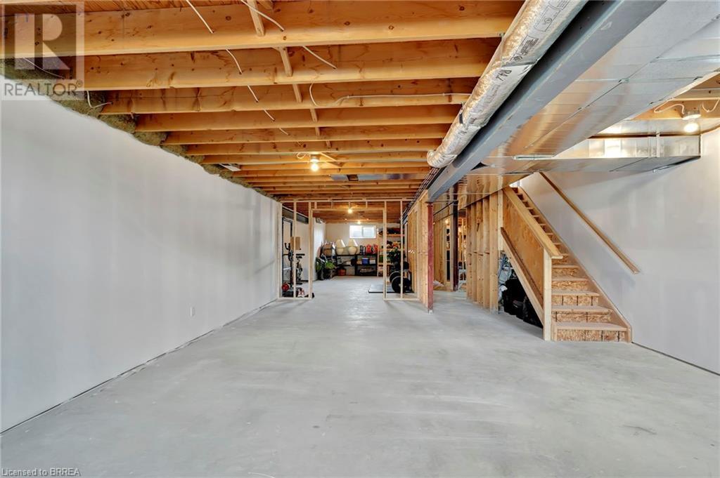 Photo 7 of 61 Hammond Road, Brantford ON