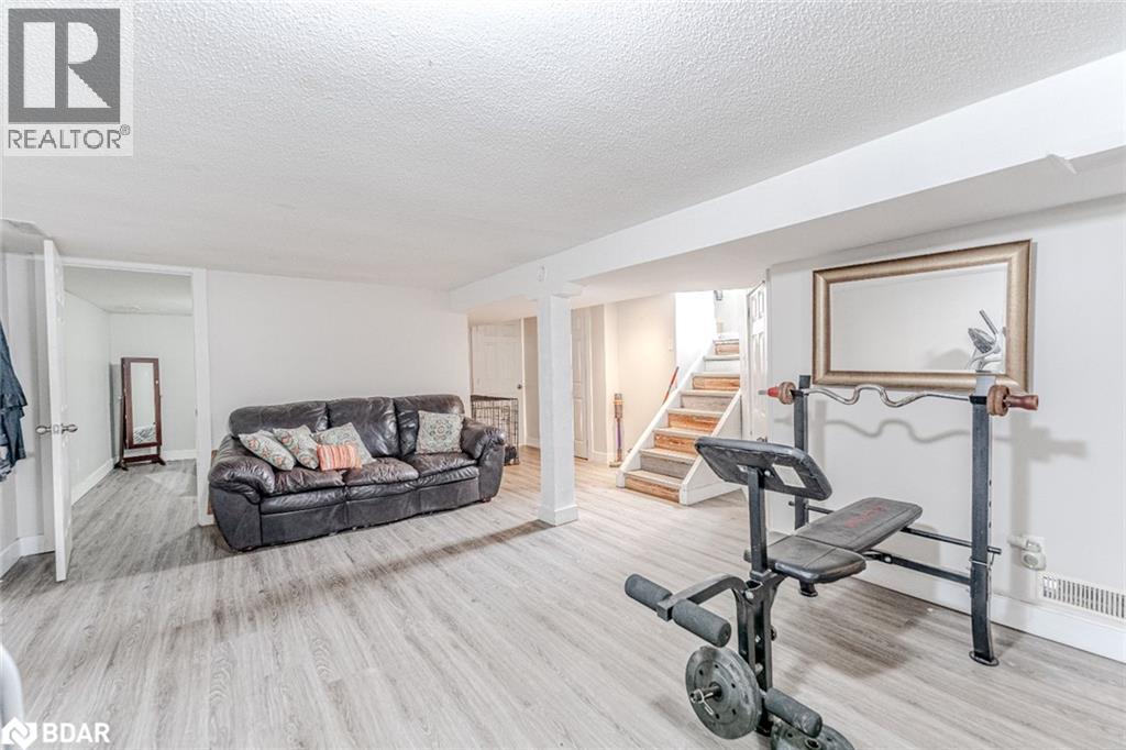 Photo 11 of 114 Maple Avenue, Barrie ON