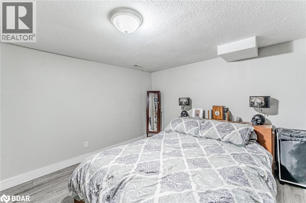 Photo 12 of 114 Maple Avenue, Barrie ON